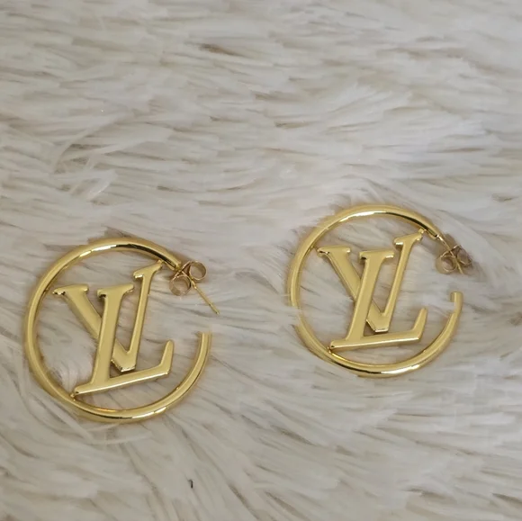 Gold Fashion Logo Hoop Pierced Earrings 2 sizes - Picture 4 of 15